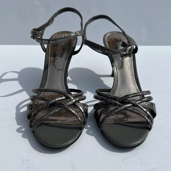Size 7.5M Michelle D Gray Sandals - Picture 2 of 8